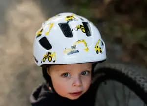 Шолом LAZER Pnut 2.0 KinetiCore екскаватори, білий