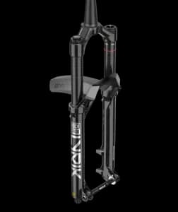 Вилка RockShox Lyrik Ultimate Charger 3 RC2 - Crown 27.5" Boost™ 15x110 160mm Gloss Black Alum Str Tpr 44offset DebonAir+ (includes Bolt On Fender,2 Btm Tokens, Star nut & Maxle Stealth) D1