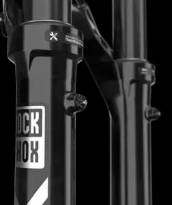 Вилка RockShox Lyrik Ultimate Charger 3 RC2 - Crown 29" Boost™ 15x110 140mm Gloss Black Alum Str Tpr 44offset DebonAir+ (includes Bolt On Fender,2 Btm Tokens, Star nut & Maxle Stealth) D1
