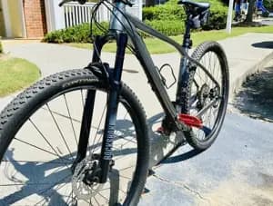 Вилка RockShox Judy Gold RL - Remote 27.5" 9QR 120mm Black Alum Str 1 1/8 42offset Solo Air (includes, Star nut & Right OneLoc Remote) A3