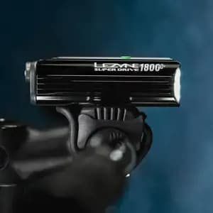 Переднє світло LEZYNE SUPER DRIVE 1800+ SMART FRONT LOADED Чорний 1800 люменів /150 люменів Y18