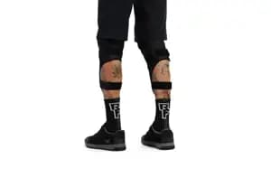 Захист коліна RACE FACE Ambush Leg-Stealth-M
