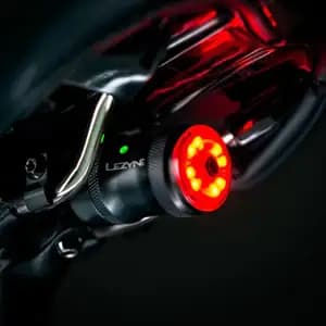 Заднє світло LEZYNE SADDLE Ai ALERT 250 REAR Чорний 250 люменів Y17