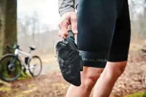 Підсідельна сумка з кріпленням на раму FIDLOCK PIN CLIP saddle bag M (SET), чорний
