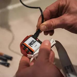 Акумулятор PETZL 1250 mAh lithium-ion для ліхтарів: TIKKID, TIKKINA, TIKKA, ACTIK, ARIA, IKO.  CORE