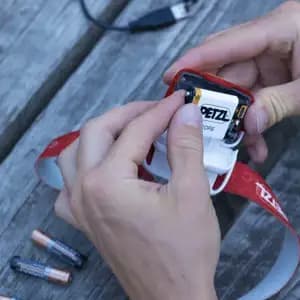 Акумулятор PETZL 1250 mAh lithium-ion для ліхтарів: TIKKID, TIKKINA, TIKKA, ACTIK, ARIA, IKO.  CORE