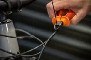 Бокорізи Unior Tools для пластика