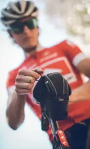 Підсідельна сумка LEZYNE MICRO CADDY M Чорний 0,3л Y13