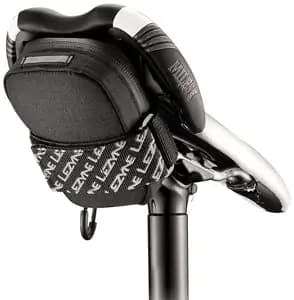 Підсідельна сумка LEZYNE ROAD CADDY Чорний 0,4л Y13