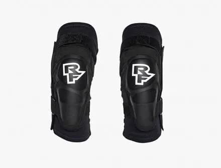 Захист коліна RACE FACE ROAM KNEE-STEALTH-MEDIUM