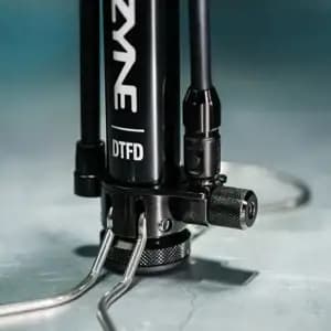 Підлоговий насос LEZYNE DIGITAL TRAVEL FLOOR DRIVE Чорний 160psi Y16