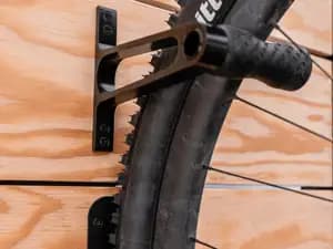 Крюк для зберігання велосипеду LEZYNE WНEEL НOOK Чорний Y16