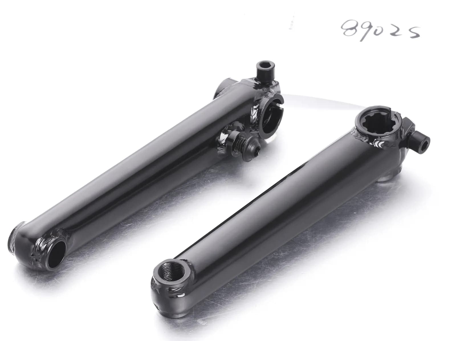 Шатуны BMX 8T -19мм Kenli KL-8902R, Cr-Mo L175мм черный (черный) 