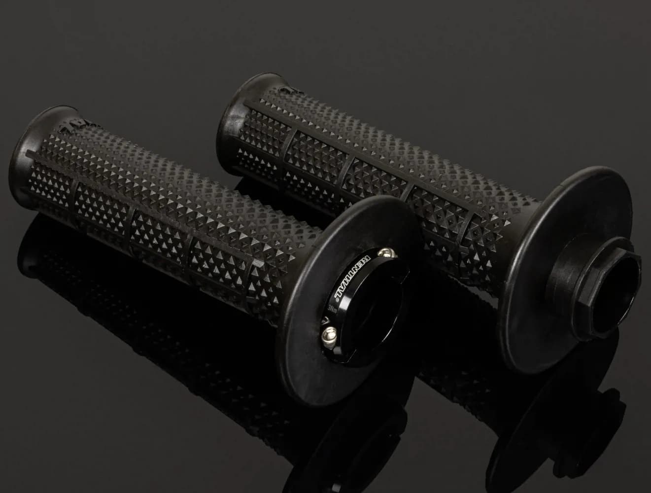 Гріпси Renthal MX R-Works Lock-On Tapered Grips - Half Waffle [Black], Ultra Tacky